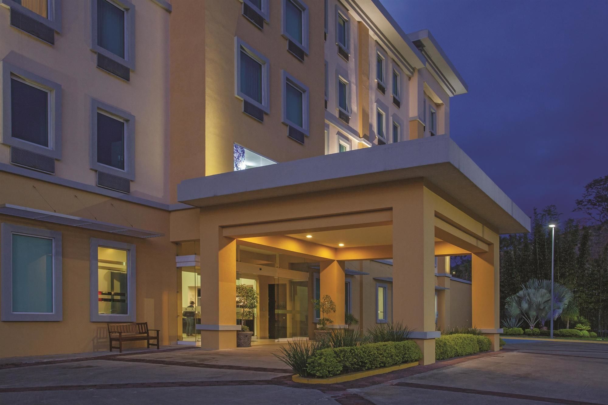 Hotel La Quinta by Wyndham Poza Rica Zewnętrze zdjęcie